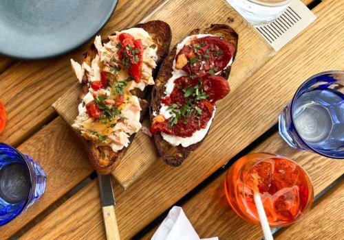 The Ultimate Guide to Chicago's Pub Scene and Delicious Food